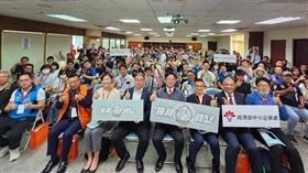 ▲聯輔基金會與桃園在地各單位，共同為桃園中小企業說明經濟部振興方案內容。