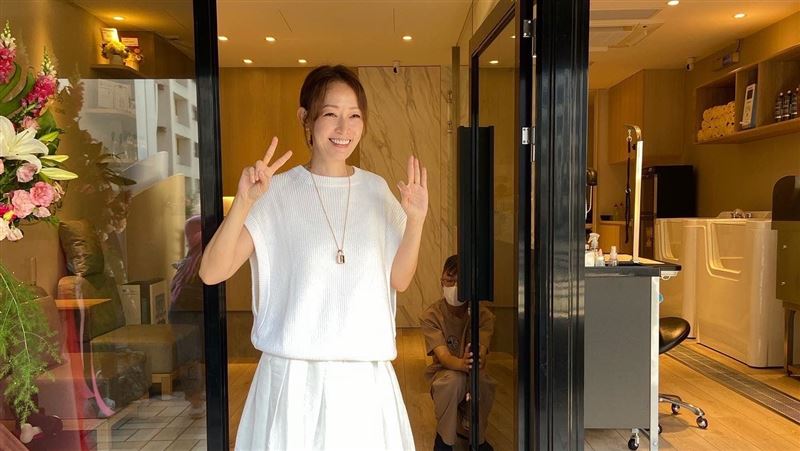 精品包打3折出售　8點檔女星開業半年慘賠