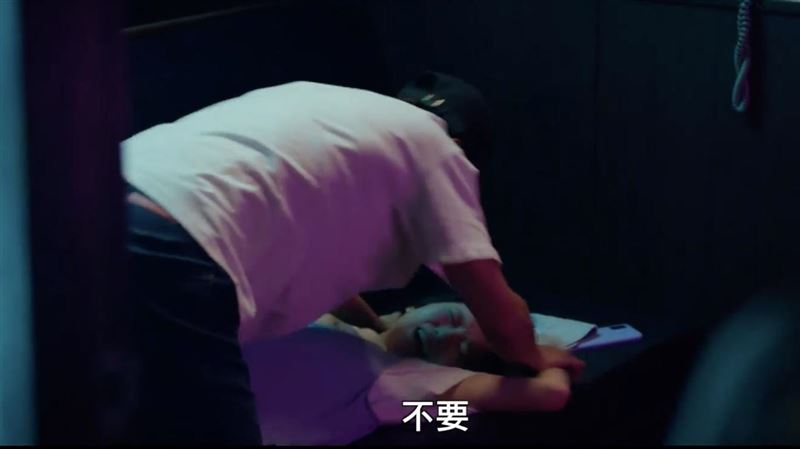 「隋棠女兒」被人跨坐侵犯　崩潰畫面曝光