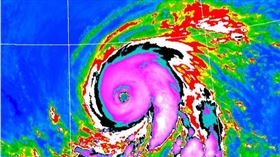 強颱瑪娃。（圖／翻攝自中央氣象局）