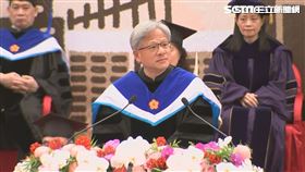 ▲1兆男黃仁勳 NVDA founder and CEO 台大畢業典禮演講 （圖／三立新聞）