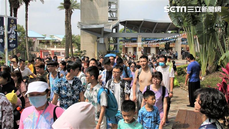 馬拉灣開園　藍白拖花襯衫入園享優惠