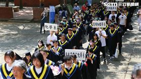 東海大學畢業典禮，立法院副院長蔡其昌演說勉勵畢業生。（圖／東海大學提供）