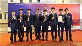 亞洲物理奧賽  台生獲6金1銀1榮譽獎2023年亞洲物理奧林匹亞競賽成績揭曉，台灣代表隊學生共獲得6金、1銀、1榮譽獎。（國教署提供）中央社記者許秩維傳真  112年5月28日