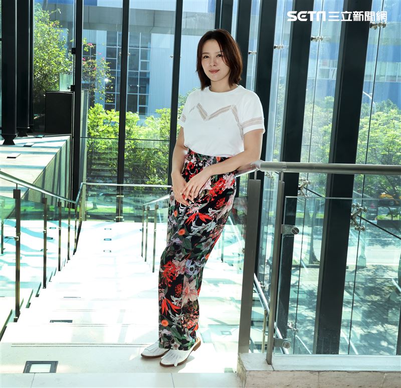 劉品言三立新聞網專訪。（記者邱榮吉/攝影）