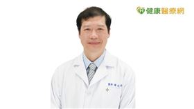 鍾得從主任已使用手術導航系統十餘年，手術時，藉由導航系統的幫忙，大大提升手術成功率及安全性。