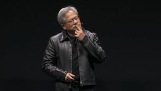 黃仁勳喊夜市臭豆腐最棒　做1事現場嗨了