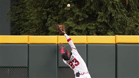 ▲勇士外野手哈里斯（Michael Harris II）跑接沒收全壘打。（圖／美聯社／達志影像）