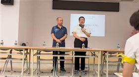 新竹竹北天坑案，由建商「豐邑建設」於昨日（5/28）晚間舉辦搶險施工說明會，但建設公司負責人未出席，引發縣長楊文科不滿。（圖／翻攝畫面）