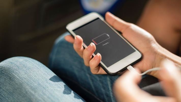 手機充滿電會比較重嗎？網曝「驚人」答案