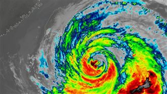 散步都比它快！雙重打擊瑪娃颱風結構鬆散