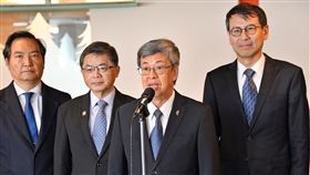 行政院長陳建仁今（30）日上午出席「產業自律反詐騙宣導系列活動記者會。（圖／行政院提供）