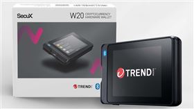 趨勢科技與加密貨幣電子硬體錢包公司SecuX合作，推出預載趨勢科技ChainSafer區塊鏈信譽評等服務的聯名冷錢包。（圖／趨勢科技提供）