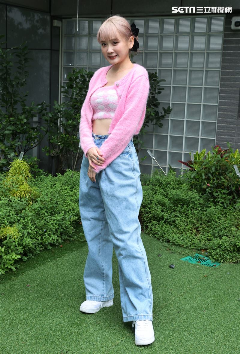 洗菜三立新聞網專訪。（圖/記者邱榮吉攝影）