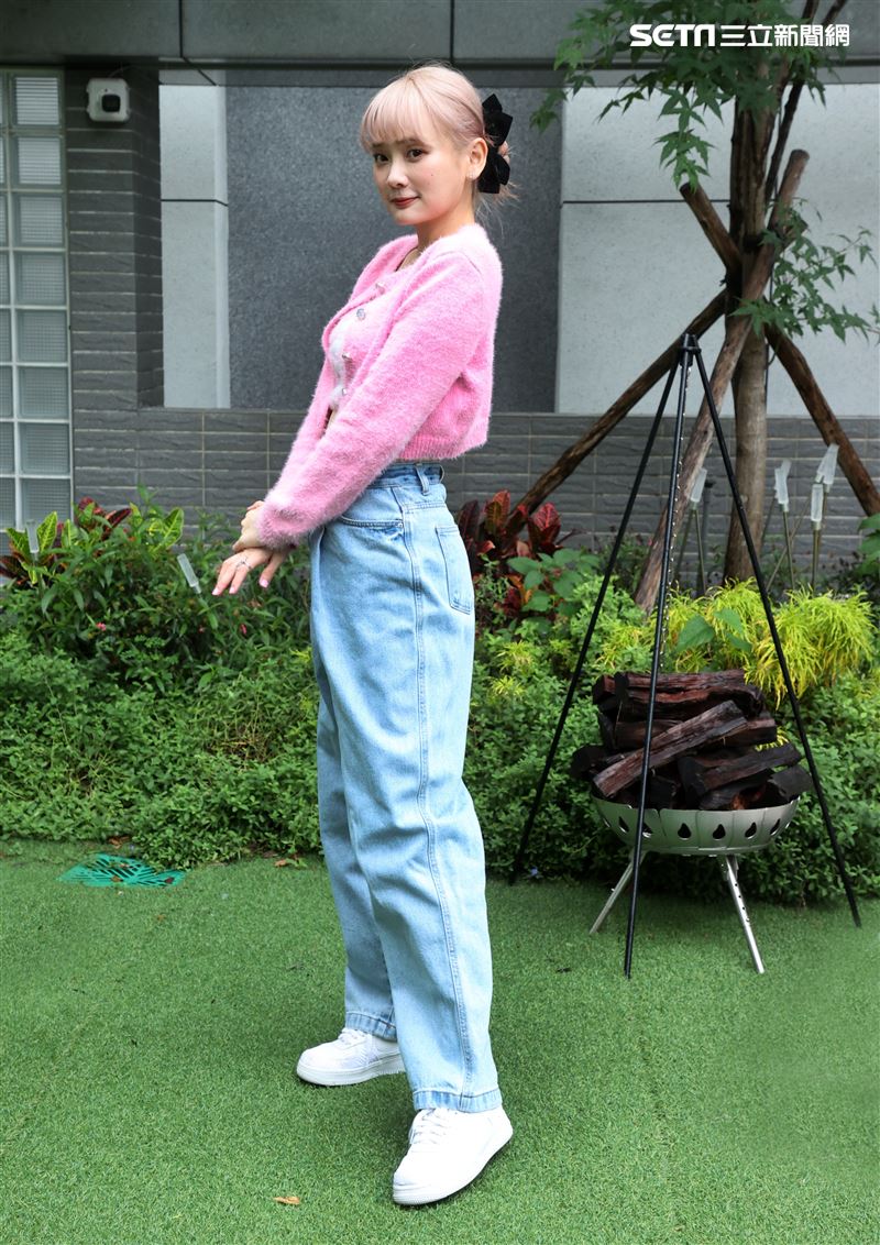 洗菜三立新聞網專訪。（圖/記者邱榮吉攝影）