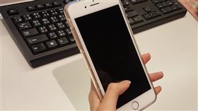 LINE,滑手機,訊息,私訊,簡訊（示意圖）