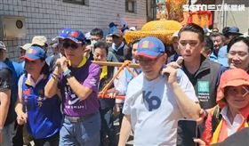 郭台銘柯文哲金門合體抬轎