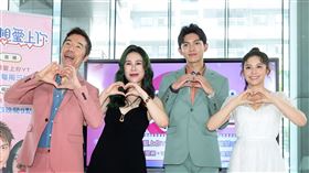 張兆志（左起）、丹妮婊姐、林輝璜、白瑜宣傳《職想愛上你》。（圖／記者邱榮吉攝）