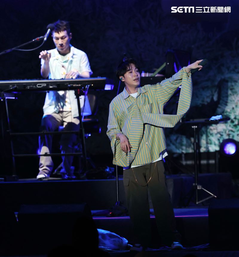 蘇打綠aka魚丁糸「Round 2」一日限定 戶外演唱，睽違6年重回老地方「宣布20週年新計畫」3萬人嗨爆。（圖/記者邱榮吉攝影）