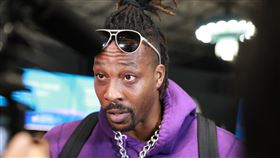 ▲「魔獸」霍華德準備搭機離台，近百球迷熱情送機，讓她不捨落淚。（圖／球迷提供）