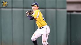 中信兄弟內野手江坤宇此役多次大秀守備美技。（圖／中信兄弟提供）
