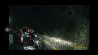 北宜男拒檢衝撞！警拔槍掏棍譙髒話畫面曝