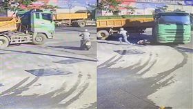 阿伯險遭砂石車撞上。（圖／翻攝自重機車友 ❘ 各區路況天氣、資訊分享中心 臉書）