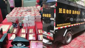 ▲新郎豪給4300萬聘金！直接付現金「運鈔車載去訂婚」（圖／翻攝自微博）