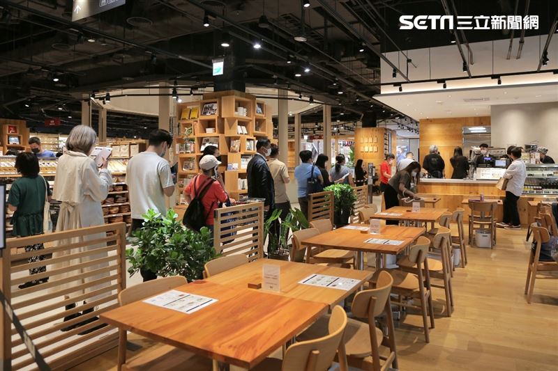 MUJI無印良品松高旗艦店開幕。（圖／記者楊澍攝影）