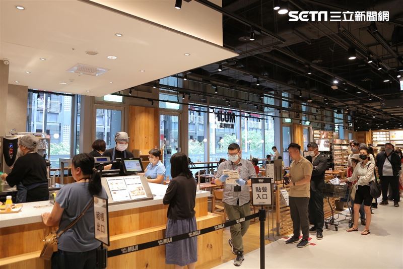 MUJI無印良品松高旗艦店開幕。（圖／記者楊澍攝影）