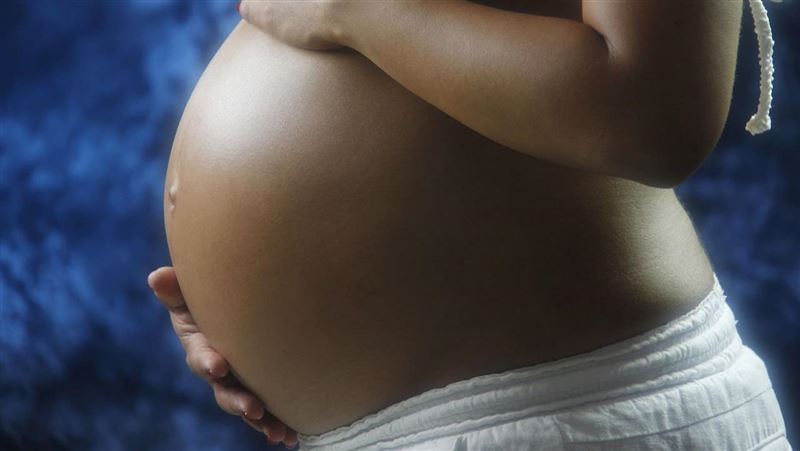 孕婦腹痛、噁心　吐出2隻「最長15公分」