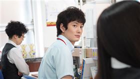 《快一秒的他》岡田將生飾演在郵局工作，人生總是快別人一秒的男主角。（圖／台北電影節提供）