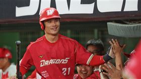 ▲李凱威10局上開轟。（圖／味全龍球團提供）