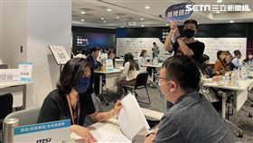 企業缺工潮，104人力銀行履歷健診活動。（圖／記者王翊綺攝影）