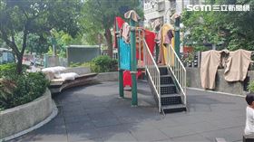 曬衣場,溜滑梯,公園,區公所,高灘處,公共場所(讀者提供)