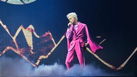 Ozone子翔「初心告白組曲」〈身騎白馬+孤勇者〉Live Video  6/2於Youtube正式上架。（圖／索尼音樂提供）