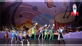 去年「擊樂星球」成功帶著孩子們上太空、發現音樂基礎要素的魅力後，今年的「豆莢寶寶兒童音樂會」將推出全新內容「踏浪踏浪～擊樂島」，從8月19日至11月19日，巡迴臺北、新北、基隆、桃園、新竹、臺中、嘉義、臺南與高雄等9縣市共28場，由「豆莢寶寶DoReMi」帶領大家航向大海，在森林島、派對島、花花島三座島嶼中奇幻漂流，發現音樂串連人心的感動力量。