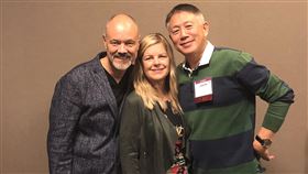 Jason Wu老師（右）跟布萊利尼爾森醫師伉儷合照。圖片來源：Jason老師提供