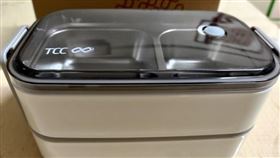 台泥股東會紀念品「分隔便當盒」。（圖／翻攝自Yahoo奇摩拍賣）