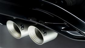 ▲Golf R車主可升級加裝Akrapovič鈦合金蠍子管。（圖／Volkswagen提供）