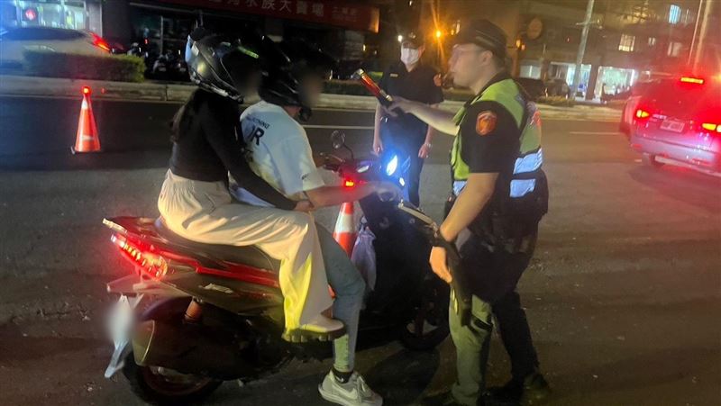 土城警攜環保局制裁改裝噪音車　成果曝光