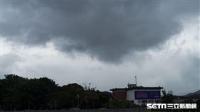 天氣/陰天/大雨特報/北部天氣(記者陳弋攝影)