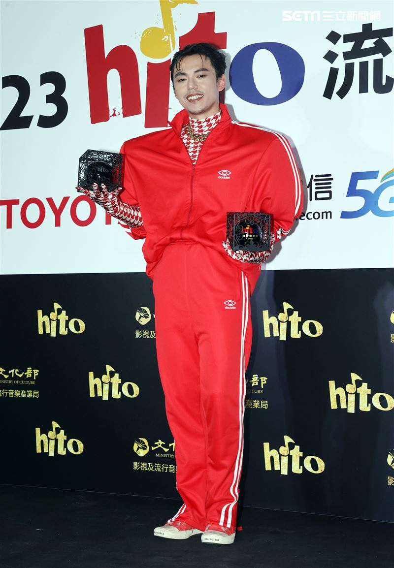 hito 唱作男聲HUSH。（圖/記者邱榮吉攝影）