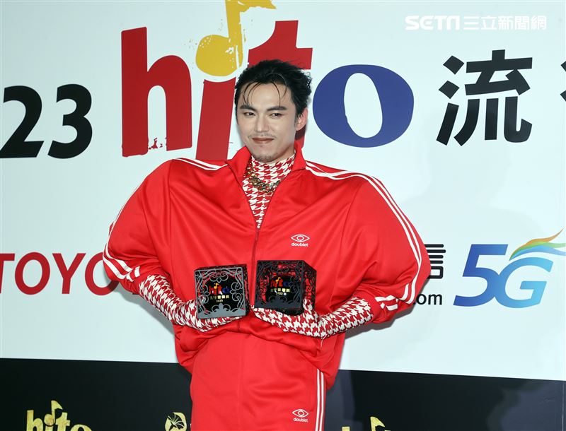 hito 唱作男聲HUSH。（圖/記者邱榮吉攝影）