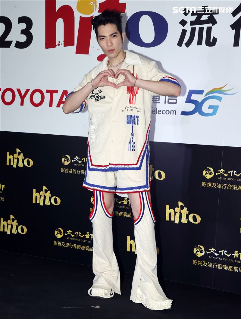 蕭敬騰受邀「hito流行音樂獎頒獎典禮」擔任特別表演嘉賓。（圖/記者邱榮吉攝影）