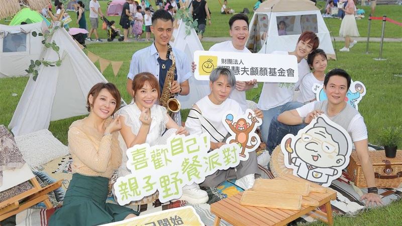 穿沒洗過的衣服　男星遭排擠悲吐自卑心境