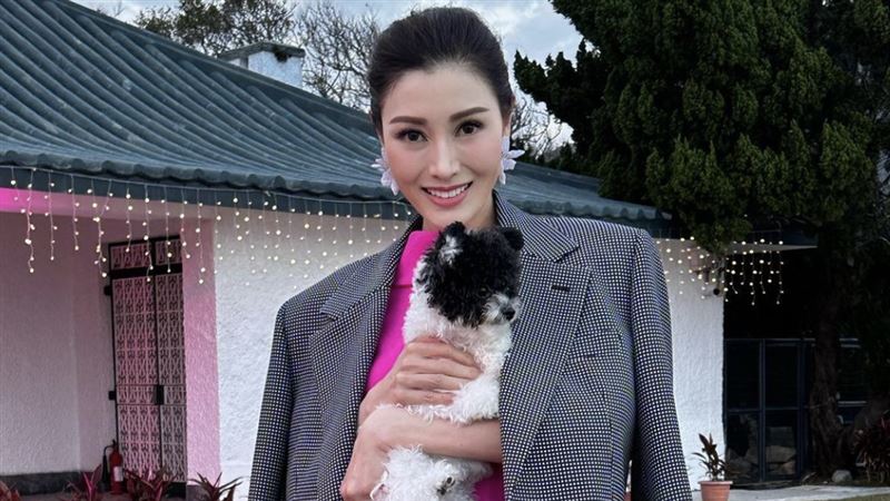 「最美港姐」曬0死角美照！網一看狂吐槽