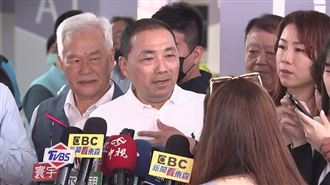 她衝出問問題　侯友宜受驚嚇連喊：哇哇哇