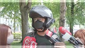 外送員首度露面受訪。