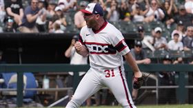 ▲白襪漢瑞克斯（Liam Hendriks）成功守下9局上，並拿到勝投。（圖／美聯社／達志影像）